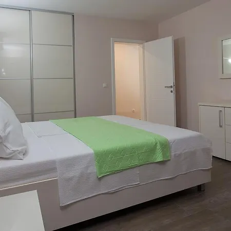 Adet Apartman *