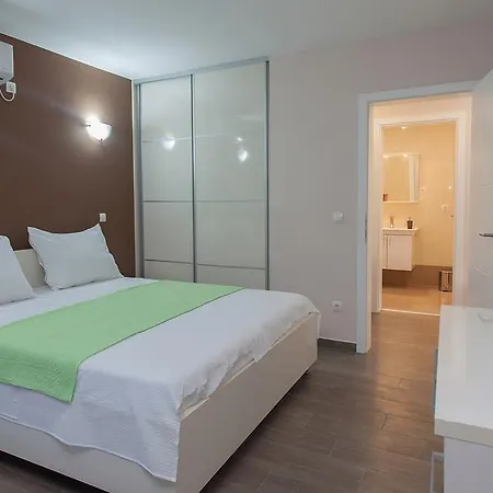 Adet Apartman *