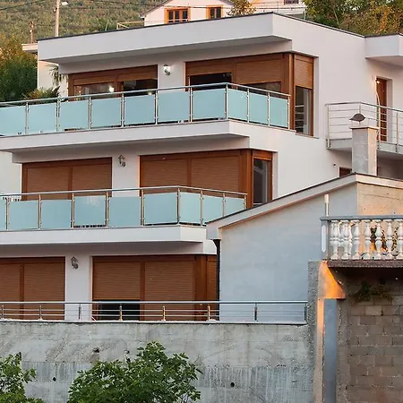 Adet Apartman Blagaj